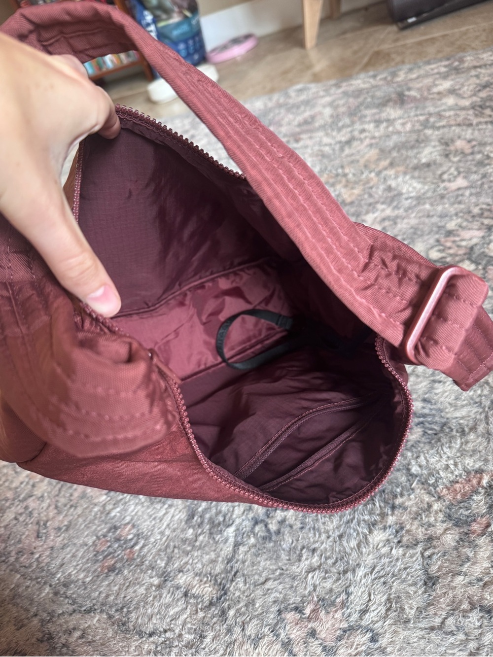 BAGGU Maroon Shoulder Bag - Picture 5 of 6